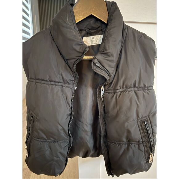 H&M Kids Padded Gilet Quilted Sleeveless Full Zip Puffer Vest Black Size 8-10 - Picture 2 of 8